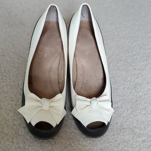 Black & White Wedges